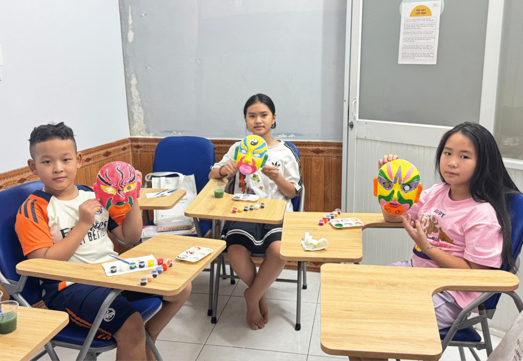 Vẽ mặt nạ Kinh kịch: Khám phá nghệ thuật truyền thống, tìm hiểu về văn hóa Trung Hoa