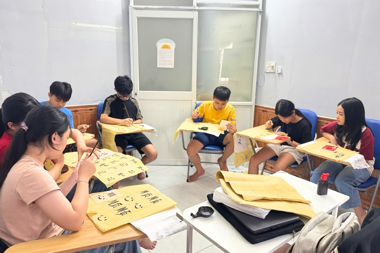 HOẠT ĐỘNG TRẢI NGHIỆM