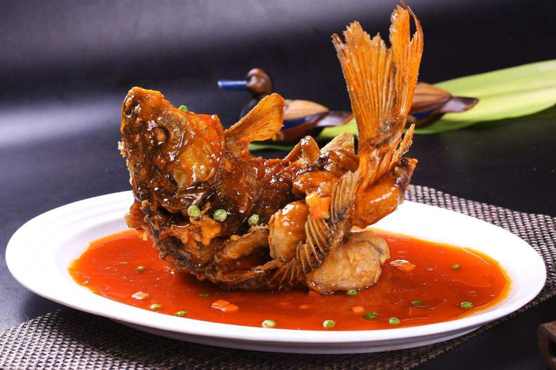 Ẩm thực Sơn Đông đặc trưng bởi hương vị đậm đà, mặn mà và đặc biệt là các món hải sản